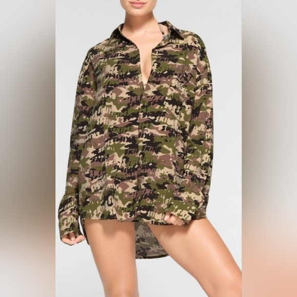 ⛱️NWT SKIMS Long Sleeve Button Up Swim Coverup Shirt Logo Camo XS M L - Picture 4 of 15